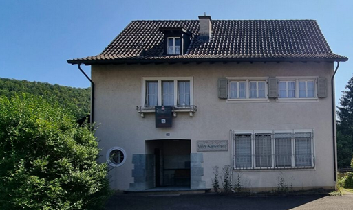 Grosses Haus mit Ausbaupotenzial!