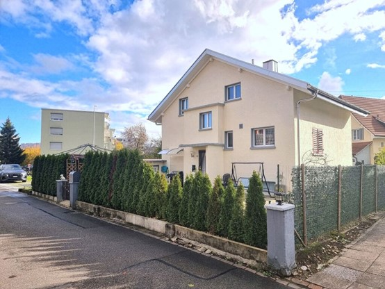 Schönes Haus mit viel Umschwung