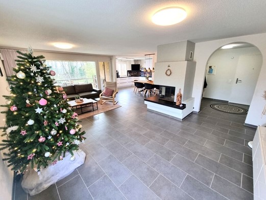 Moderne Wohnung an ruhiger Lage